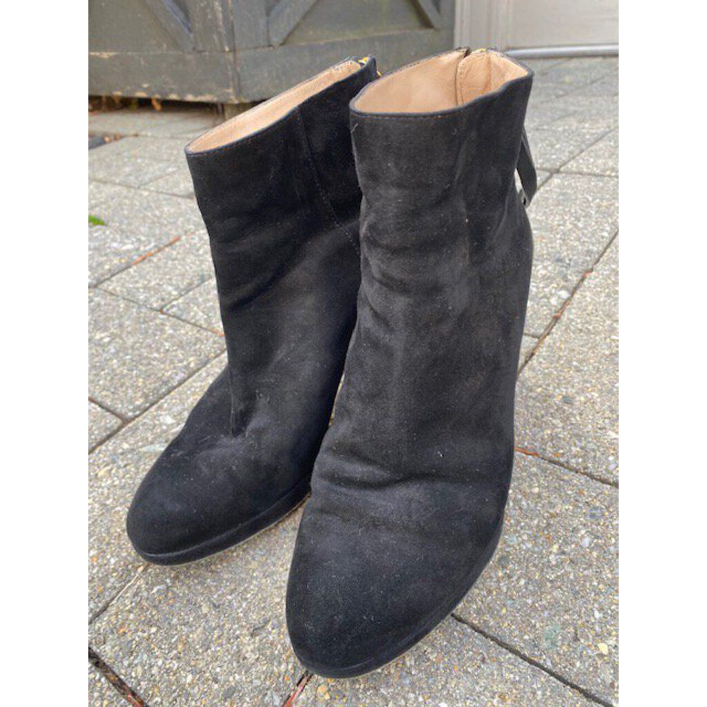 stuart weitzman martine boots