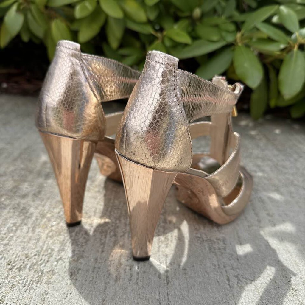 Michael Kors Berkley T Strap Rose Gold Python Printed Sandal - Size 9