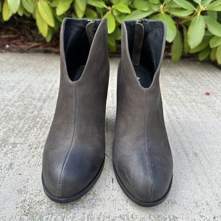 Antelope 905 Hi Clevage Bootie - Size 36