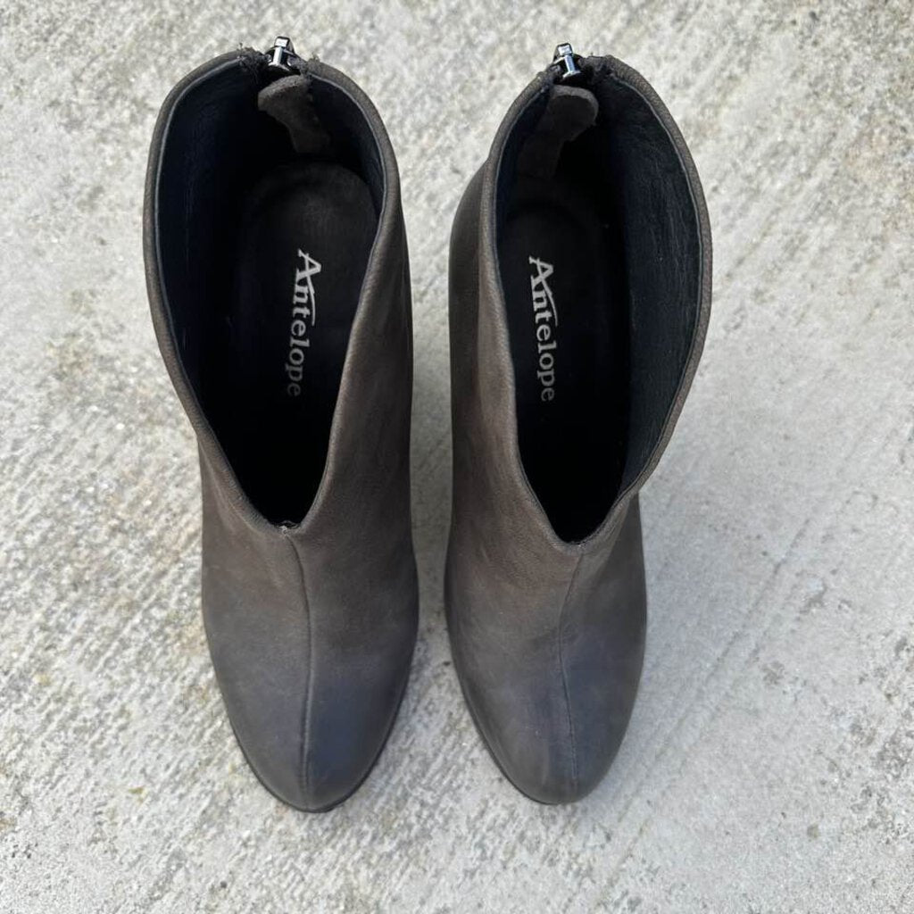 Antelope 905 Hi Clevage Bootie - Size 36
