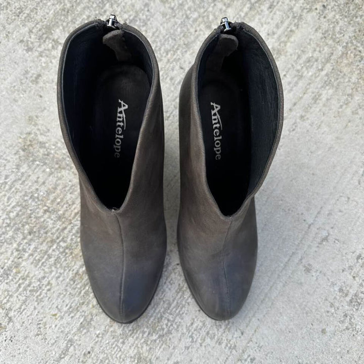 Antelope 905 Hi Clevage Bootie - Size 36