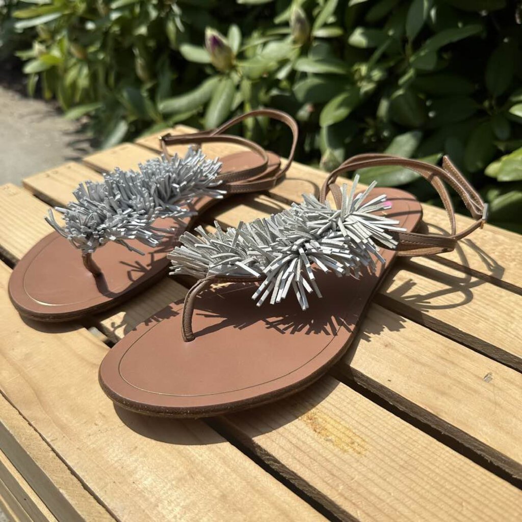 Aquazzura Firenze Leather Fringe Trim Accent T-Strap Sandals - Size 39.5