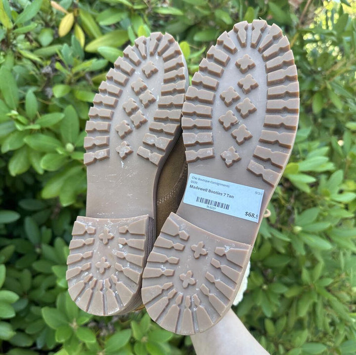 Madewell The Clair Lace-Up Boot in Shearling-Lined Suede - Size 7