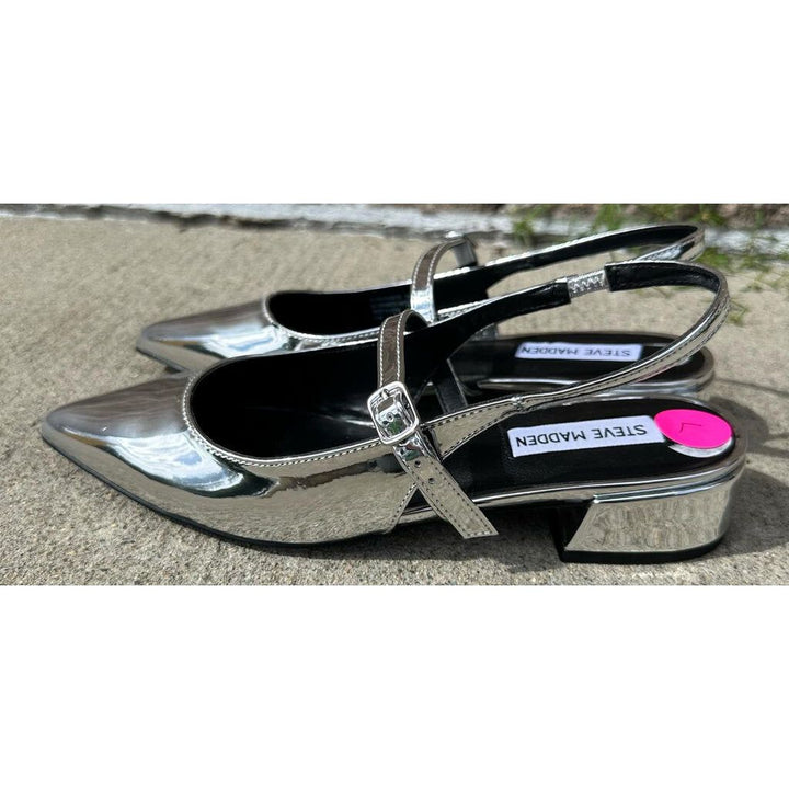 Steve Madden Pointed Toe Flats - Size 7