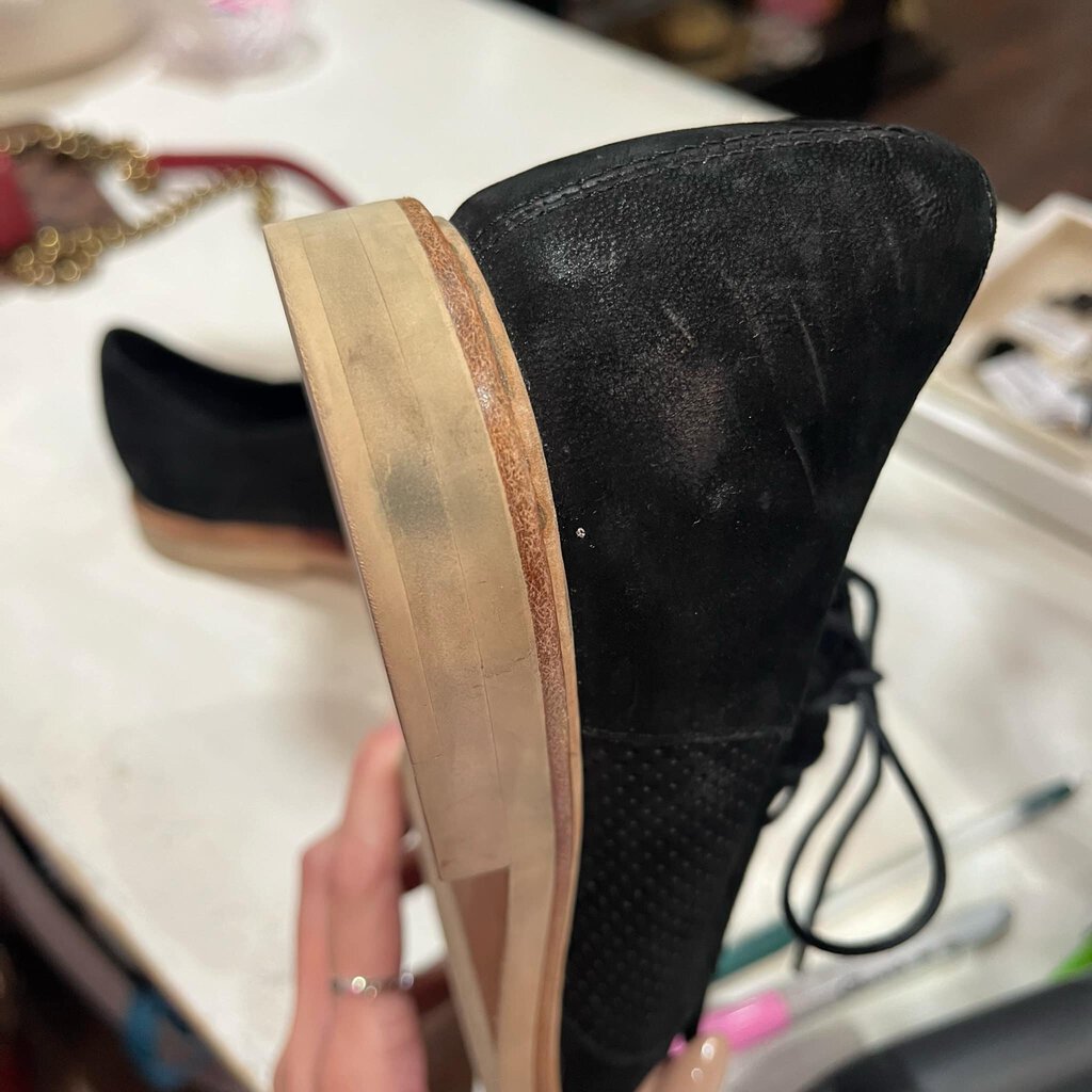 Ugg Bernett Oxfords - Size 8.5