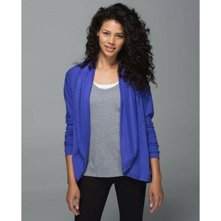 Lululemon To and Flow Wrap Jacket in Heathered Mod Iris Flower - Size 6