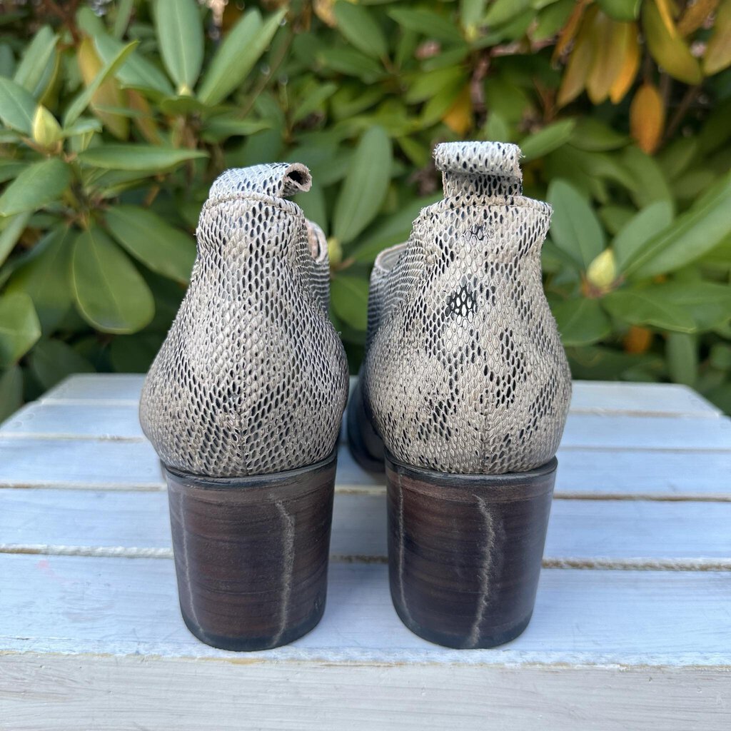 Free Bird Sadie Booties in White Python - Size 10