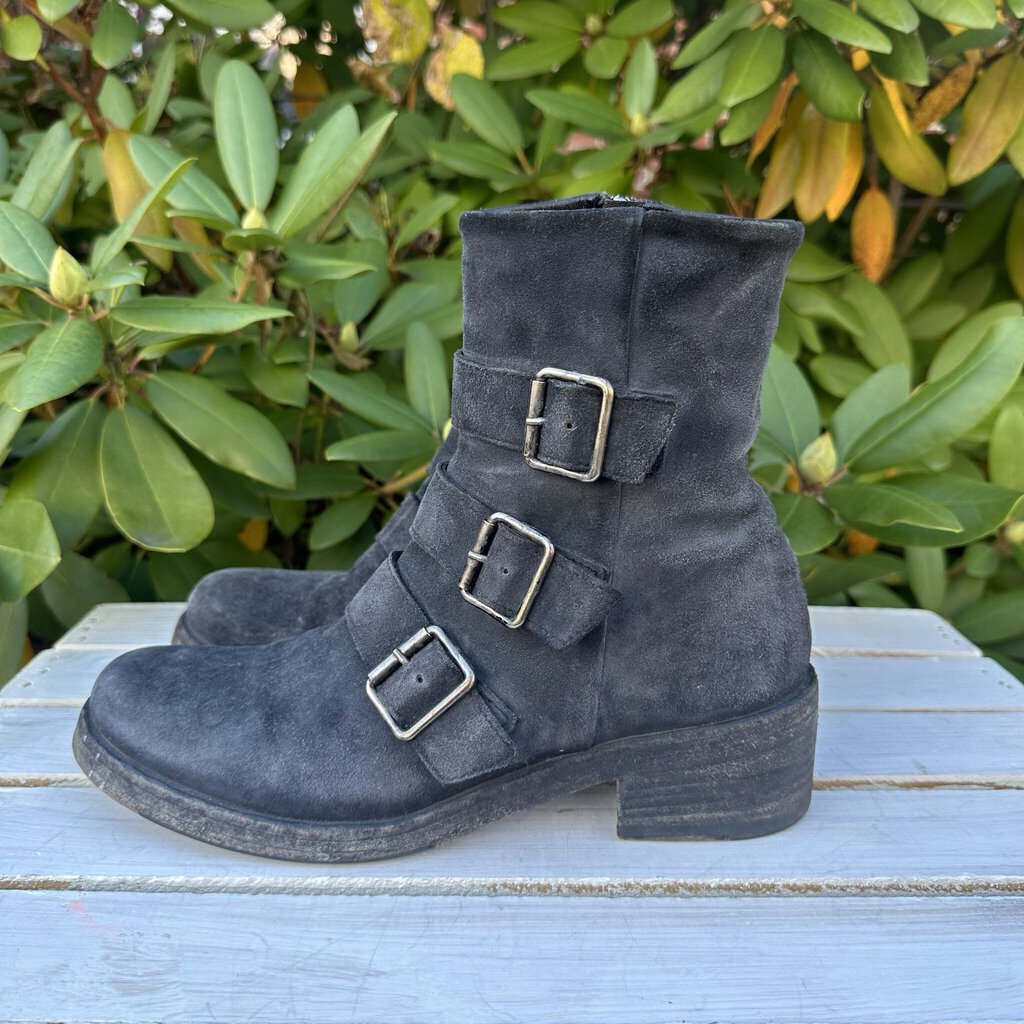 Gidigio Buckle Booties - Size 37