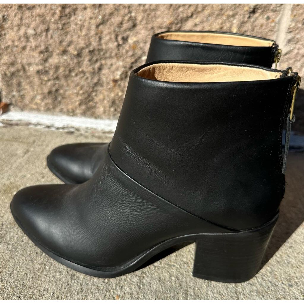 Nisolo Dari Commuter Boots - Size 8.5