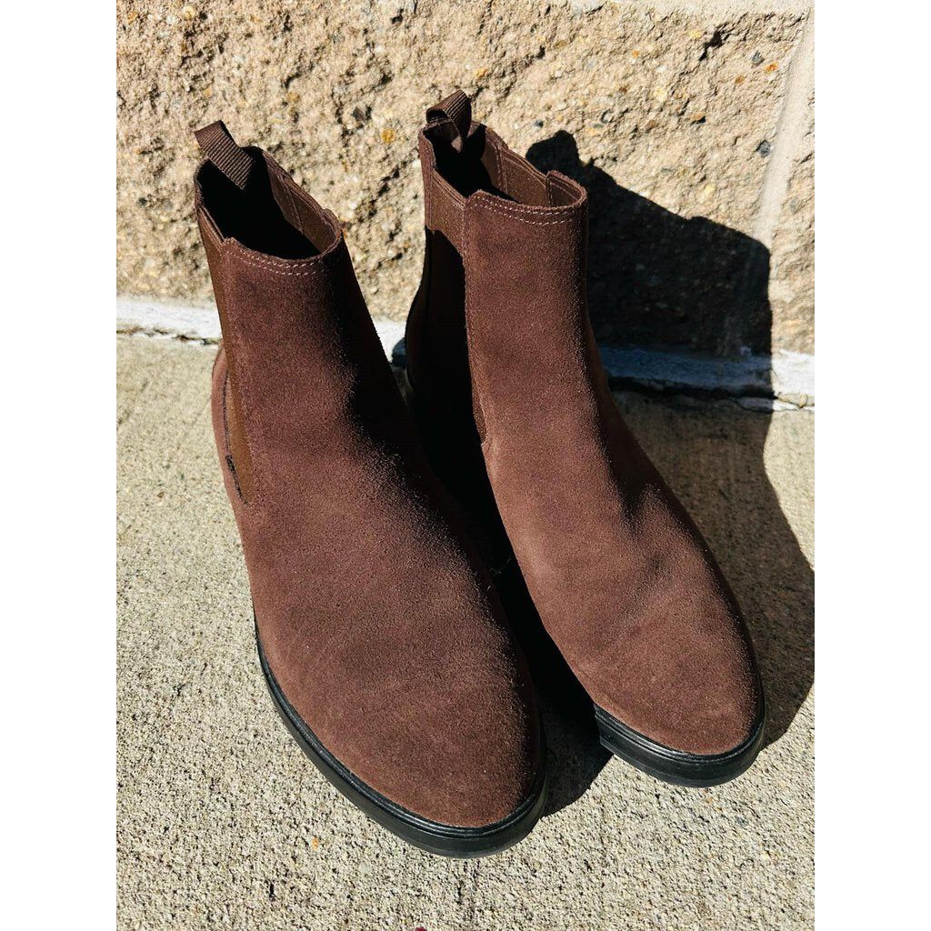 Everlane The Modern Utility Chelsea Boots - Size 8