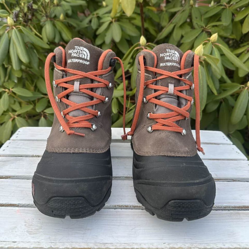 The North Face Chilkat Lace II Winter Boots - Size 6