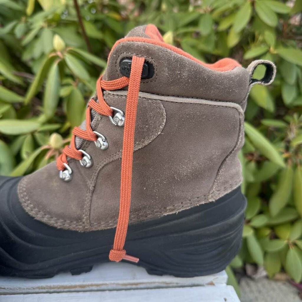 The North Face Chilkat Lace II Winter Boots - Size 6