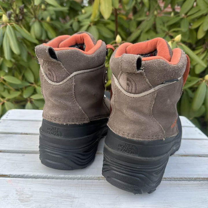 The North Face Chilkat Lace II Winter Boots - Size 6