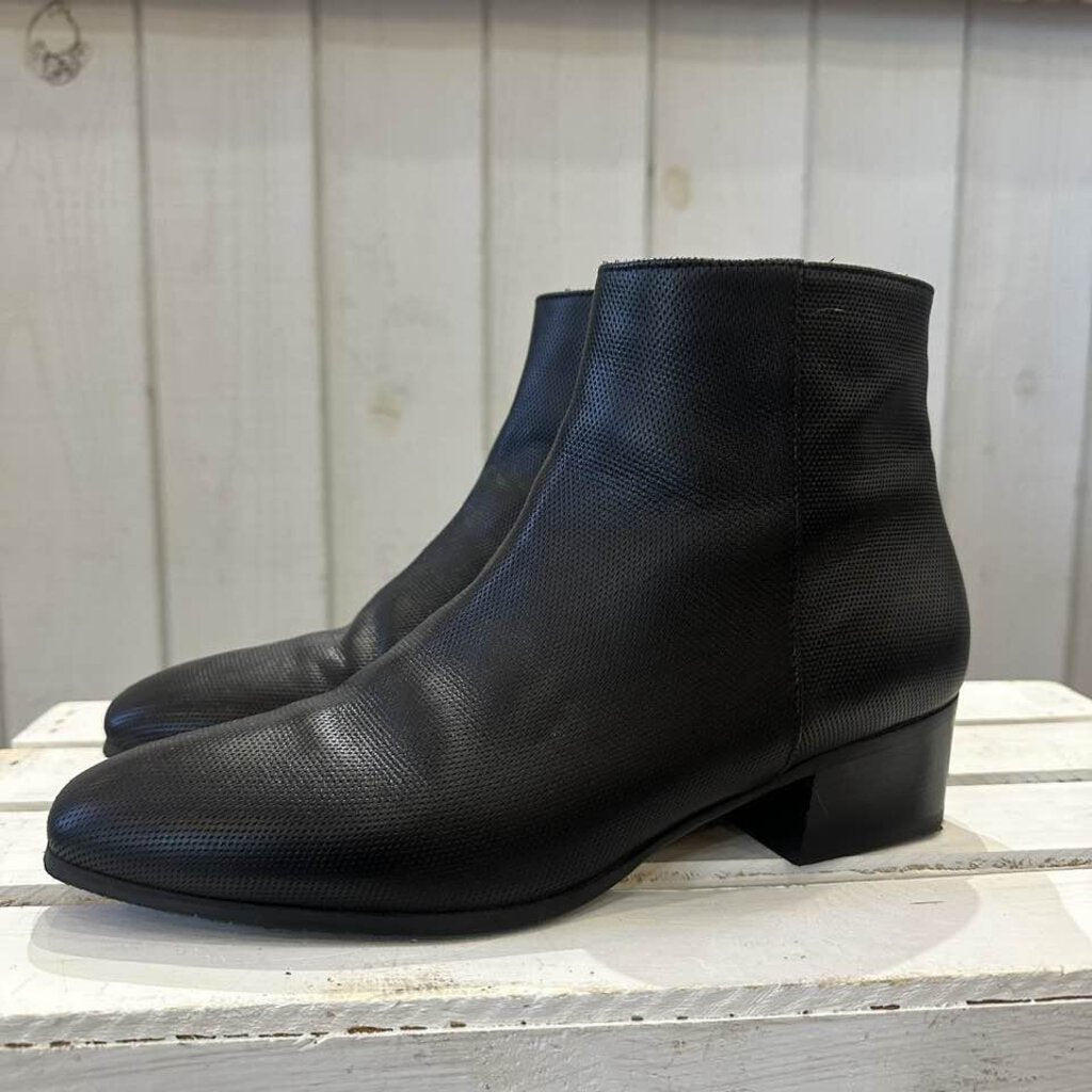 Aquatalia Fuoco Embossed Calf Ankle Booties - Size 10