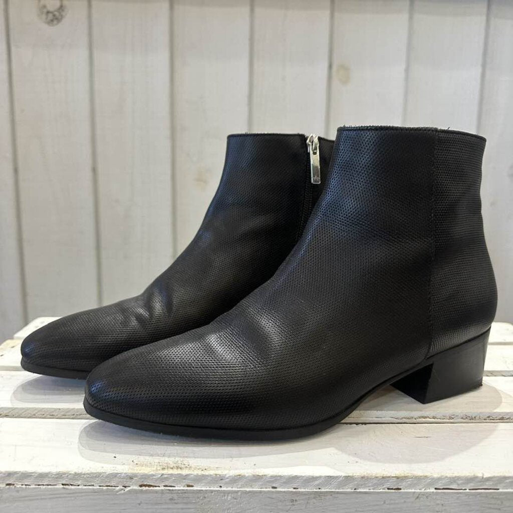 Aquatalia Fuoco Embossed Calf Ankle Booties - Size 10