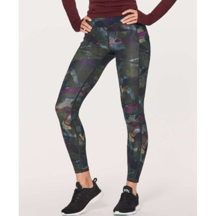 Lululemon Speed Up Tight Full-on Luxtreme 28" in Aura Dark Chrome Multi - Size 4