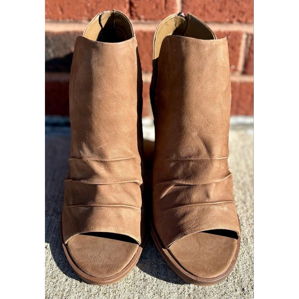 Vince Camuto Kreesi Ruched Peep-Toe Booties - Size 8.5