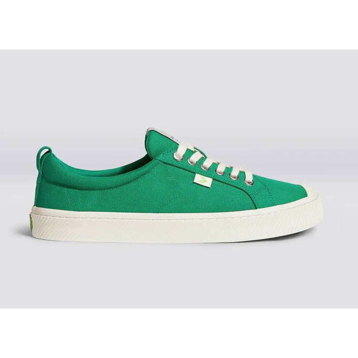 Cariuma Green Canvas Oca Low Sneakers - Size 7.5