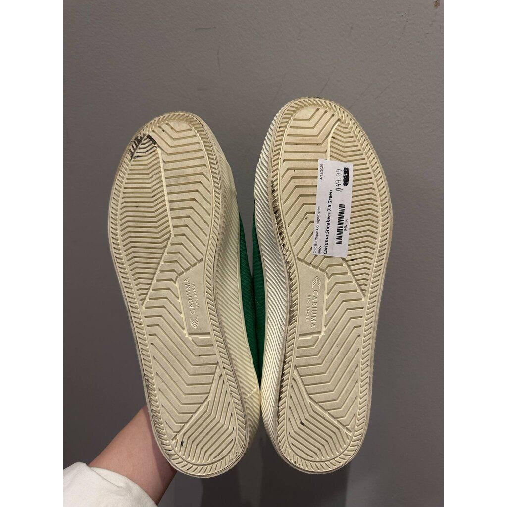Cariuma Green Canvas Oca Low Sneakers - Size 7.5