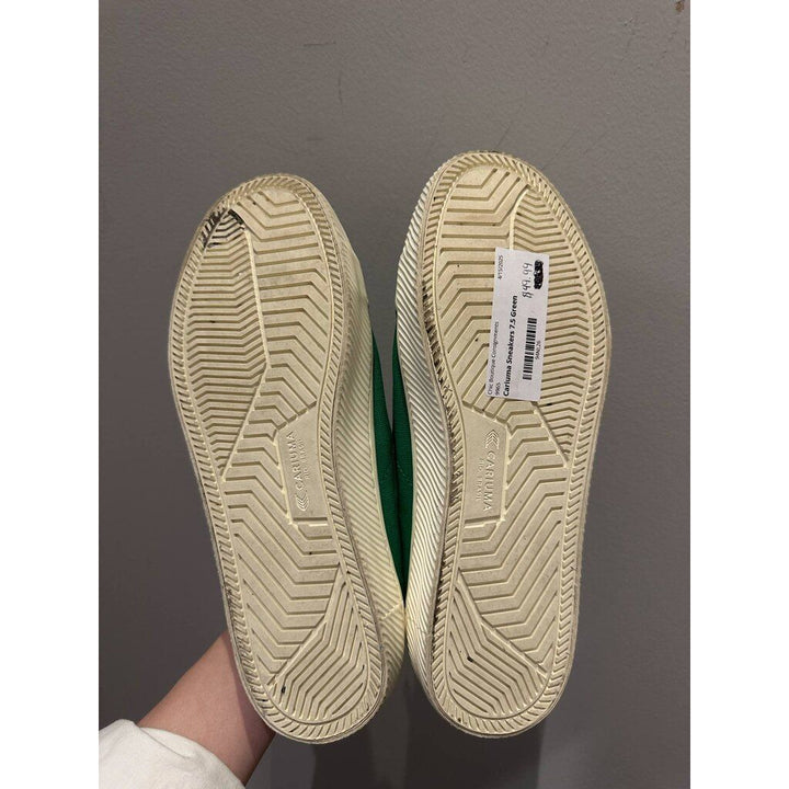 Cariuma Green Canvas Oca Low Sneakers - Size 7.5