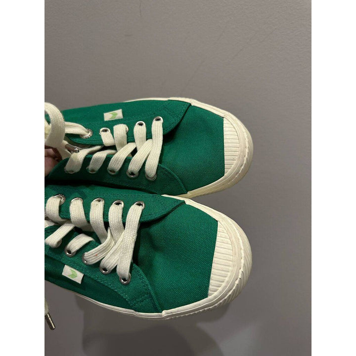 Cariuma Green Canvas Oca Low Sneakers - Size 7.5