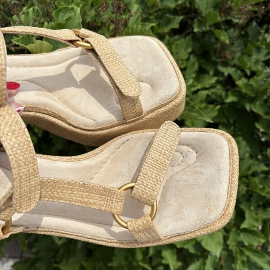 Cult Gaia Erin Sandals in Natural - Size 38.5