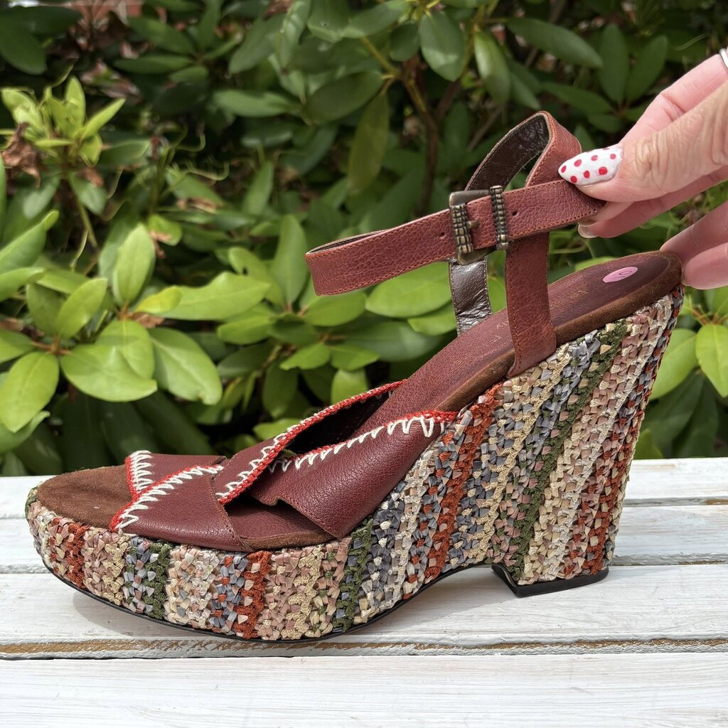Isabella Fiore Embroidered Leather Wedge Sandals - Size 10