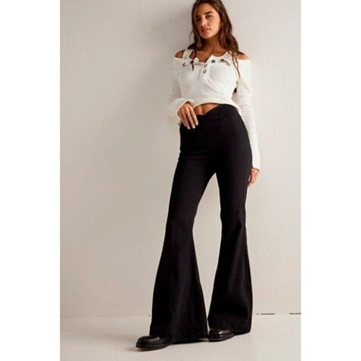 Free People Venice Beach High Rise Flare NWT Pants in Black - Size 26
