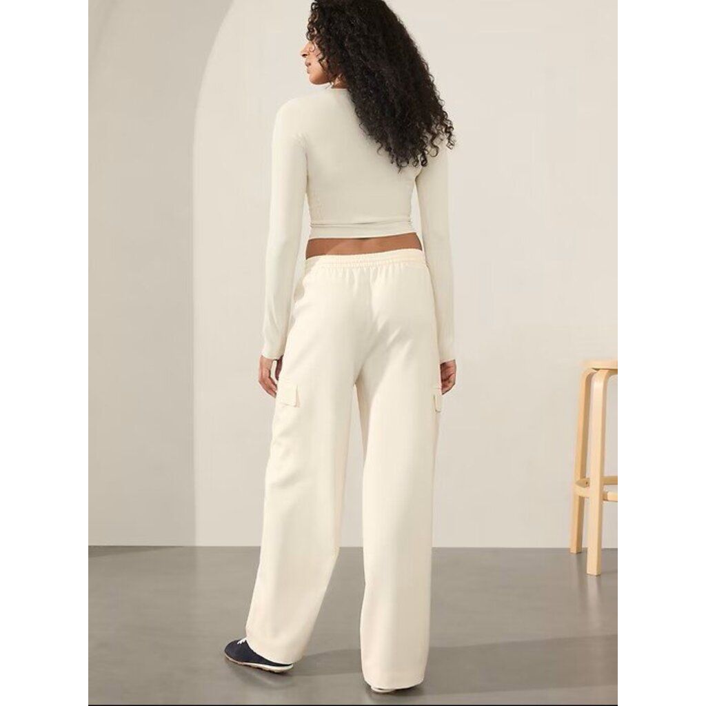 Athleta NWT Promenade High Rise Cargo Pant - Size Small