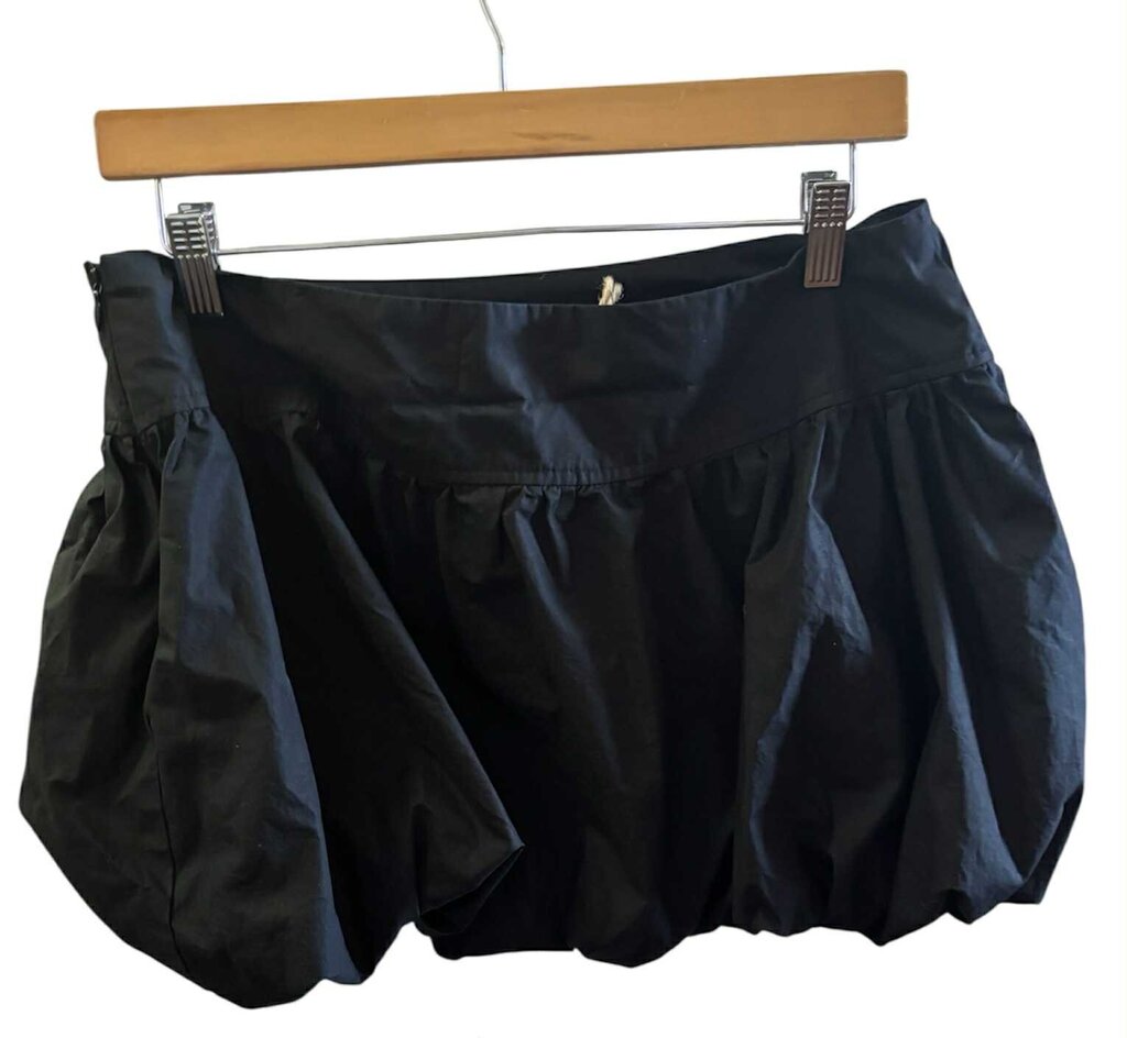 Isalis Mini Bubble Skirt In Black - Size Large