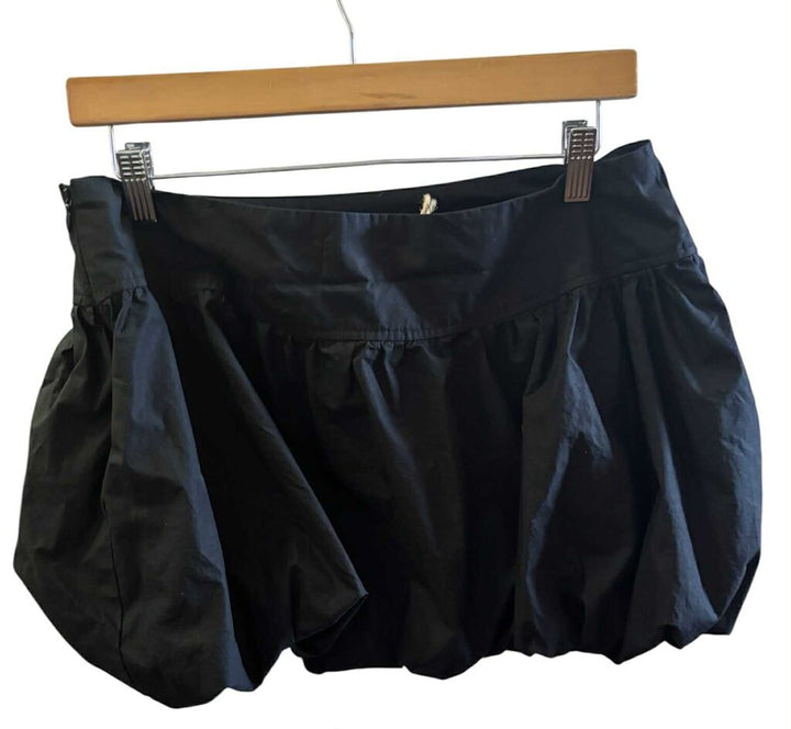 Isalis Mini Bubble Skirt In Black - Size Large