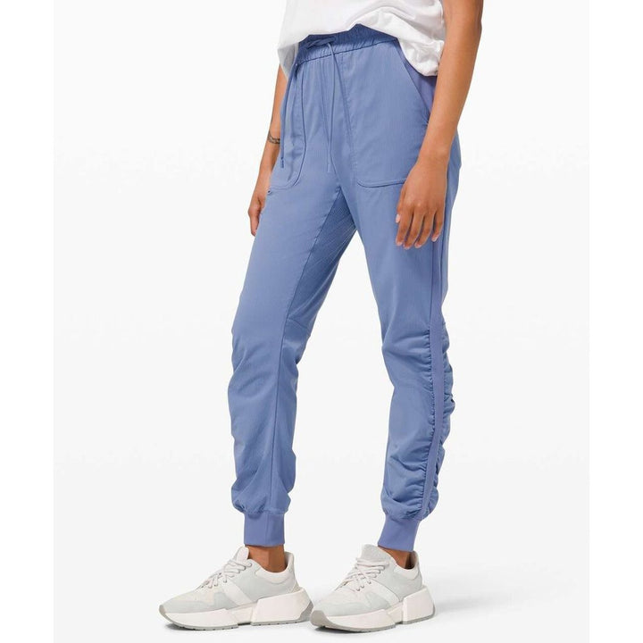 Lululemon Beyond the Studio Jogger in Water Drop - Size 0