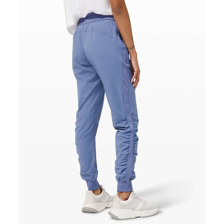 Lululemon Beyond the Studio Jogger in Water Drop - Size 0