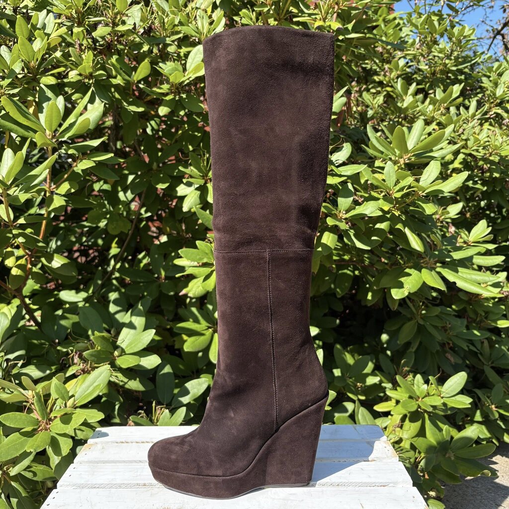 Stuart Weitzman Molten Wedge Boots in Cola Suede - Size 6.5