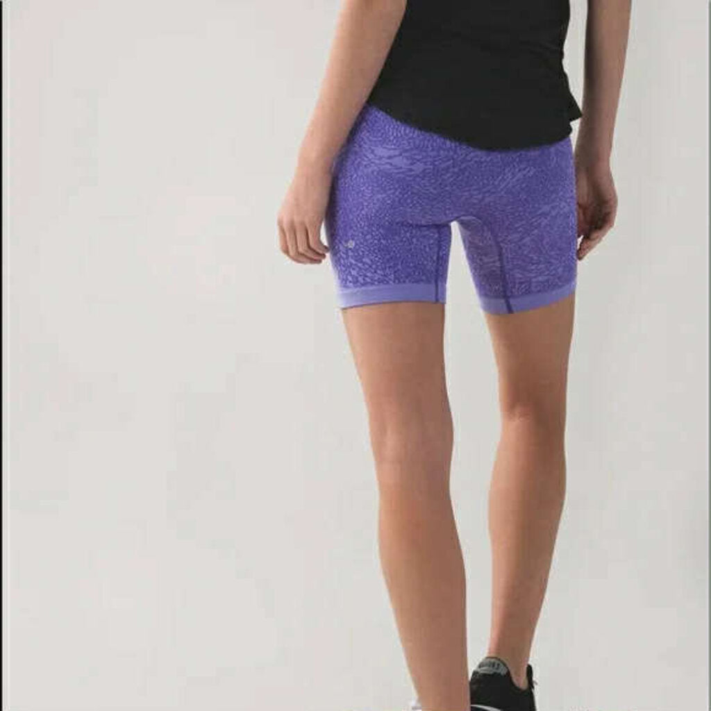 Lululemon Sculpt Biker Shorts In Purple - Size Small