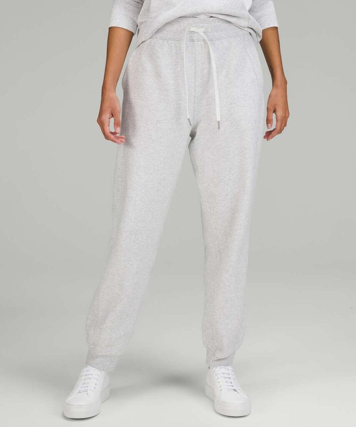 Lululemon Scuba High-Rise Relaxed Jogger in Heathered Core Ultra Light Grey - Size 6(Retails $118)