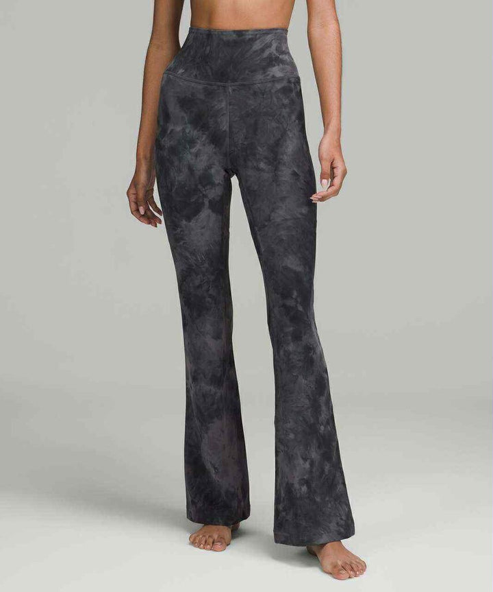 Lululemon Groove Super-High-Rise Flared Pant Nulu Diamond Dye Pitch in Grey Graphite Grey - Size 6