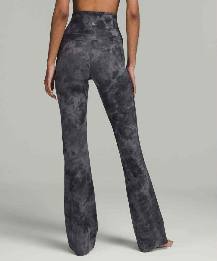 Lululemon Groove Super-High-Rise Flared Pant Nulu Diamond Dye Pitch in Grey Graphite Grey - Size 6