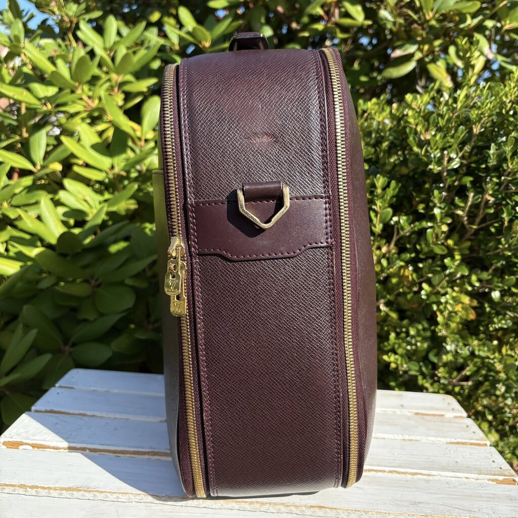Louis Vuitton Taïga Tura 2 Way Travel Bag