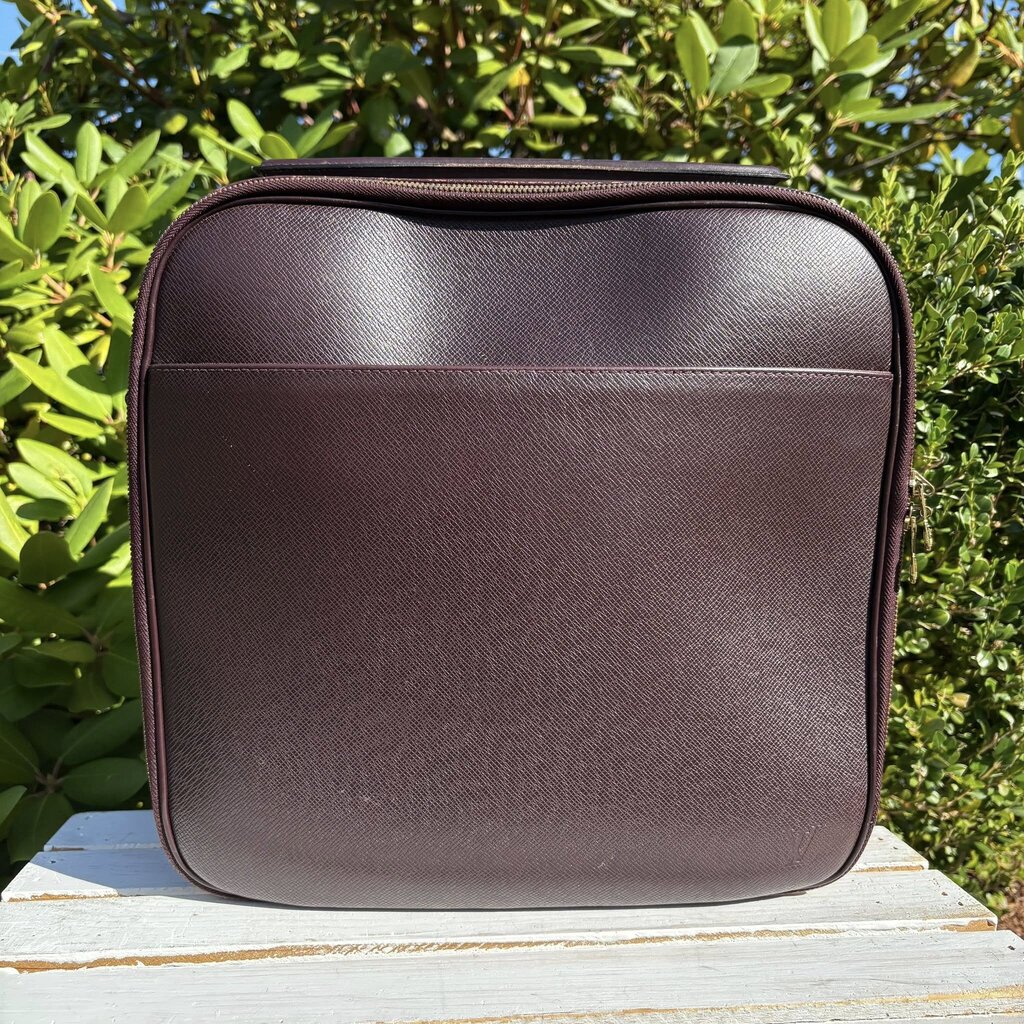 Louis Vuitton Taïga Tura 2 Way Travel Bag
