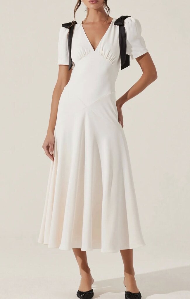 ASTR The Label NWT Ciela Bow Sleeve Midi Dress - Size Small (Retails for $184)