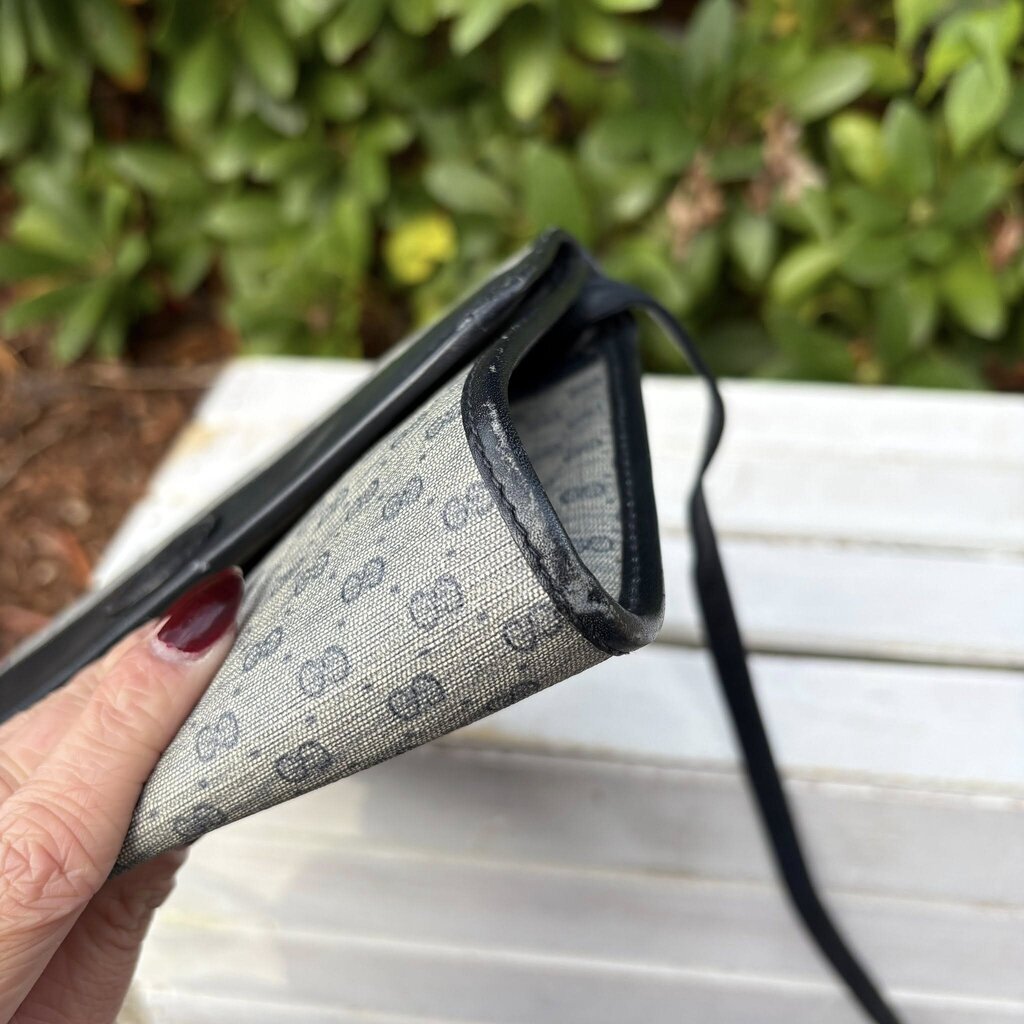 Gucci Vintage Clutch Crossbody