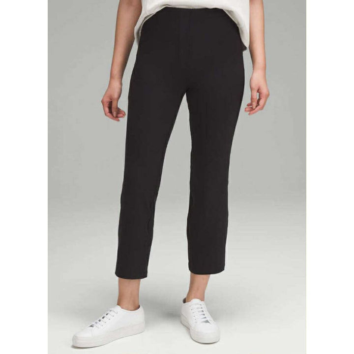Lululemon NWT Smooth Fit Pull-On High-Rise Cropped Pants - Size 4
