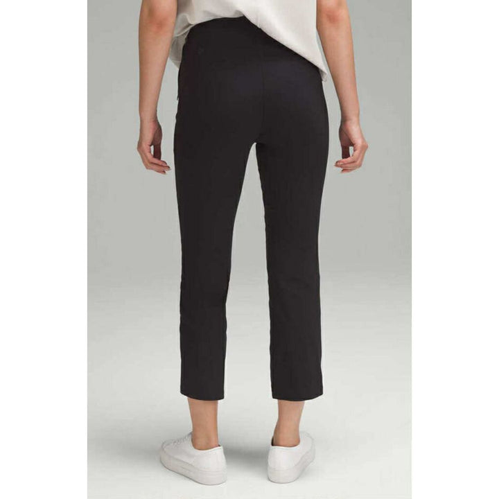 Lululemon NWT Smooth Fit Pull-On High-Rise Cropped Pants - Size 4