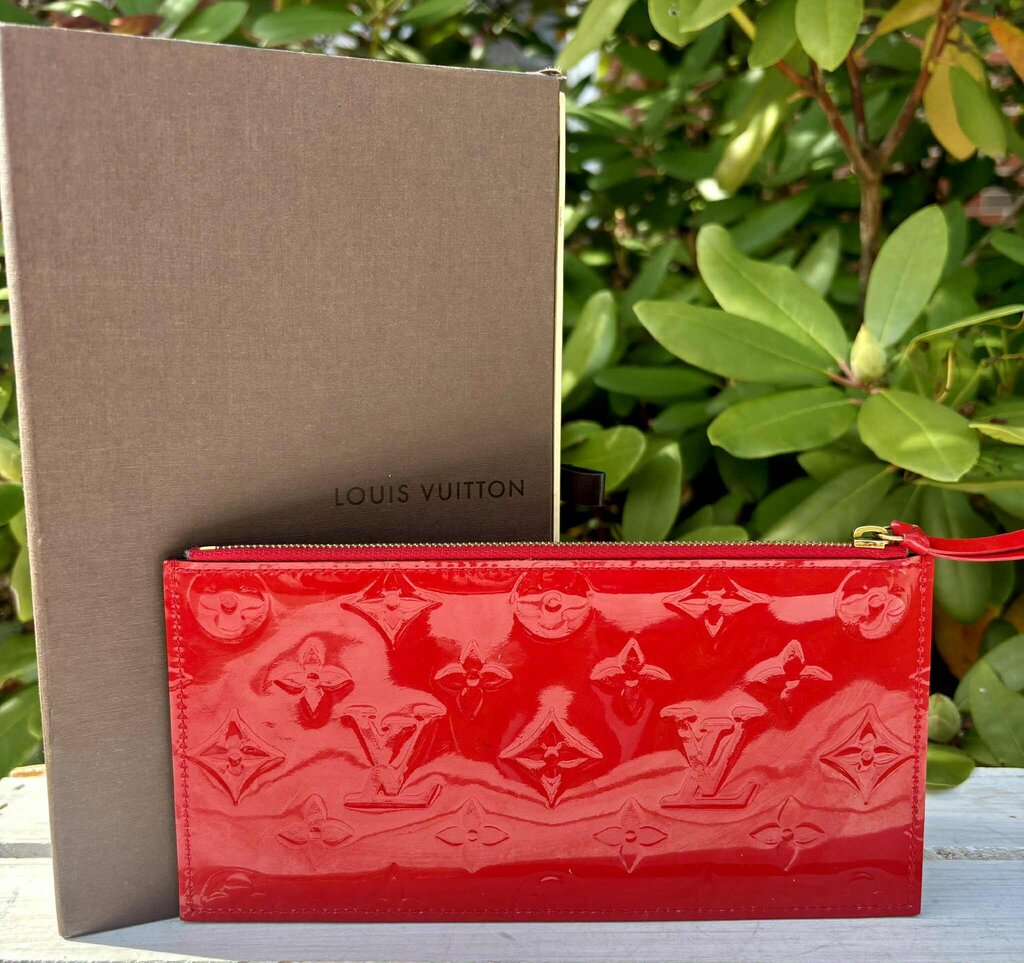 Louis Vuitton Monogram Vernis Pouch