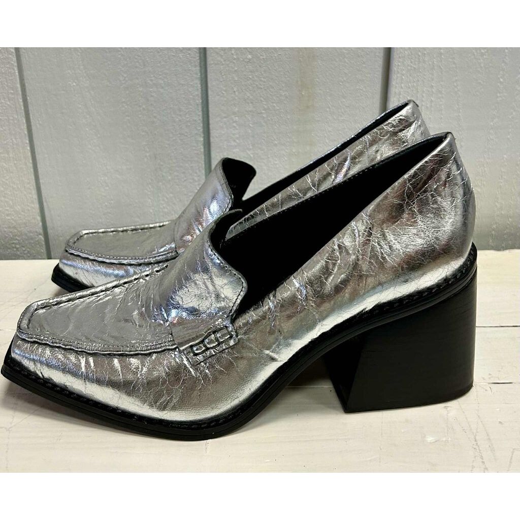Vince Camuto Segellis Stacked Heel Loafers in Silver Metallic Leather - Size 7.5