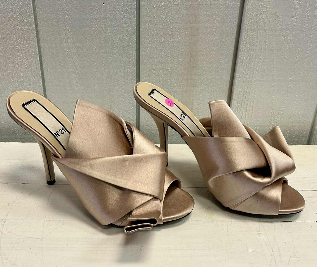 N21 Beige Satin Raso Knot Mule Sandals (Retails for $600) - Size 38