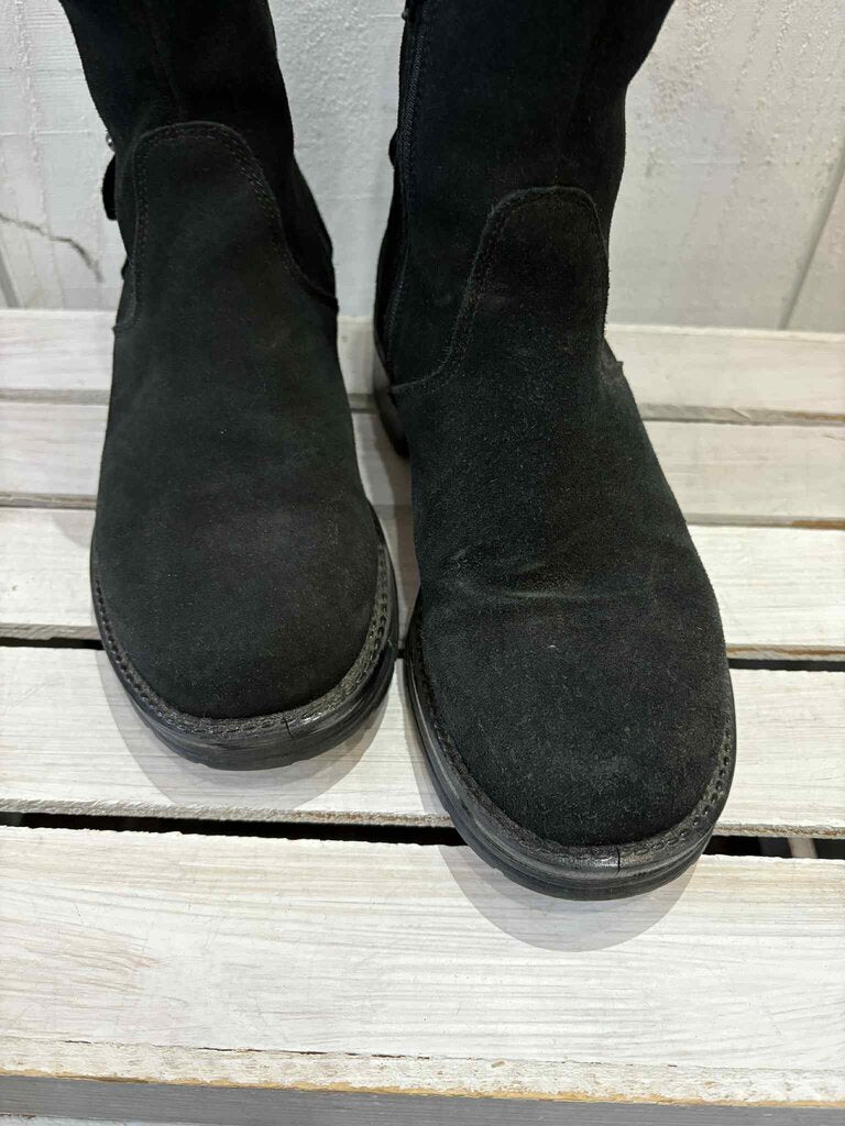 La Canadienne Gavan Suede Buckle Booties - Size 6