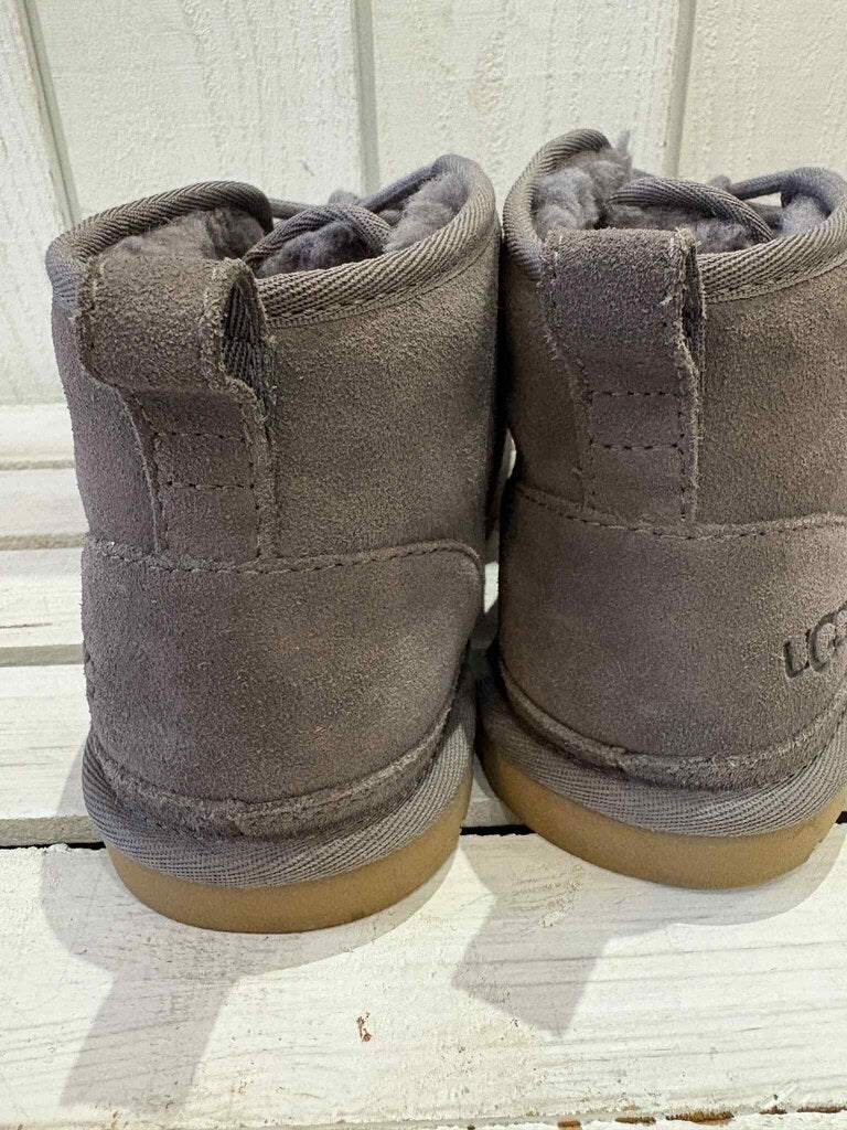 Ugg Neumel Chukka Boots - Size 6