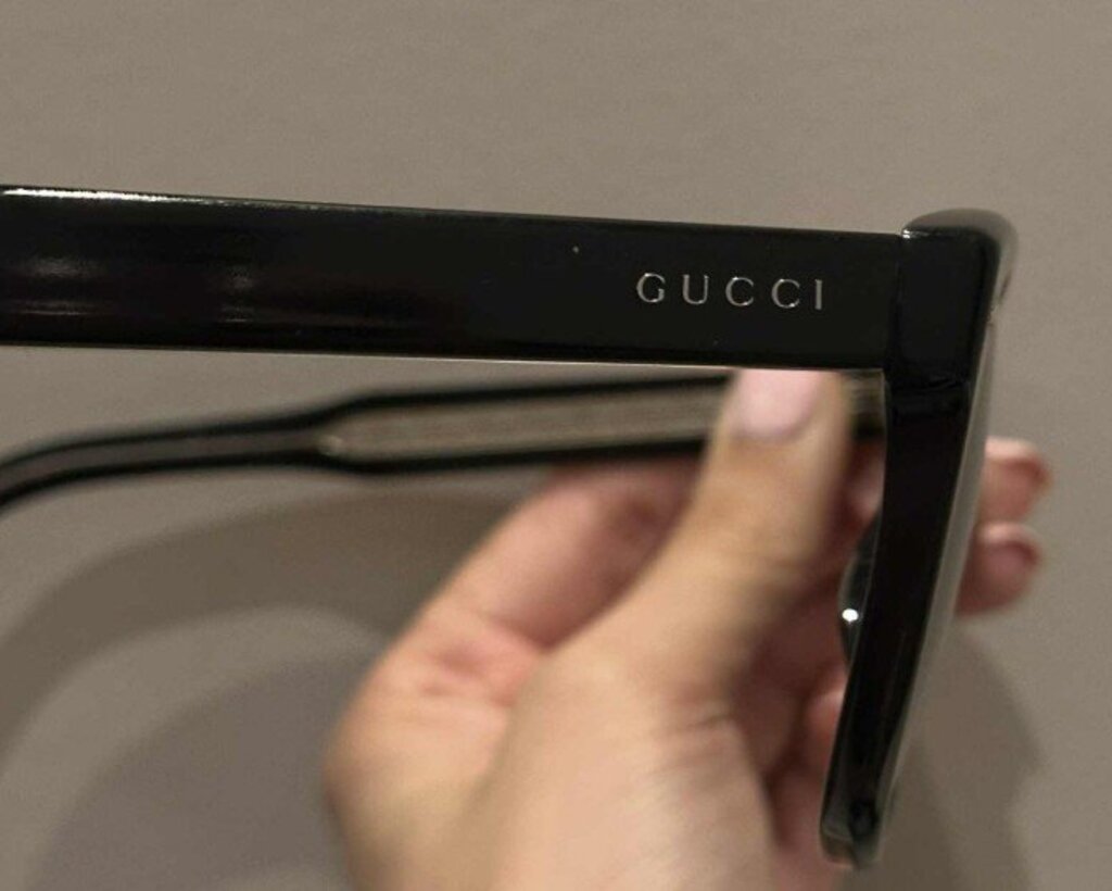 Gucci GG0050S Sunnies w/ Case